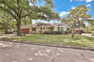 2303 W T C Jester, Houston, TX 77008 - Photo 2