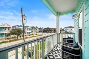 2307 Bernardo De Galvez Ave, Galveston, TX 77550 - Photo 4