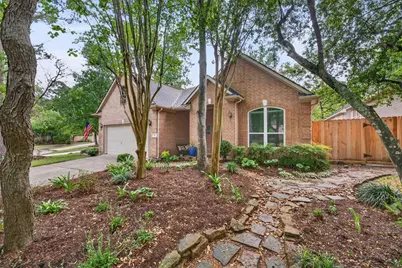 70 E Northcastle Circle, The Woodlands, TX 77384 - Photo 2