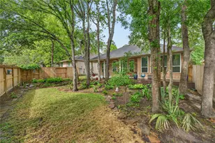 70 E Northcastle Cir, The Woodlands, TX 77384 - Photo 32