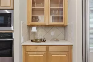 70 E Northcastle Cir, The Woodlands, TX 77384 - Photo 10