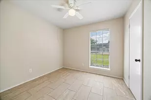 1113 Canyon Springs Dr, La Porte, TX 77571 - Photo 16