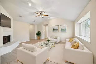 1113 Canyon Springs Dr, La Porte, TX 77571 - Photo 6