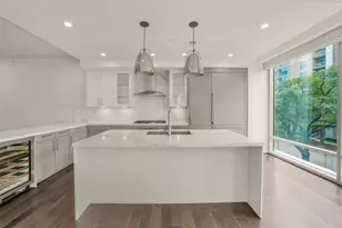 2047 Westcreek Ln, Houston, TX 77027 - Photo 2
