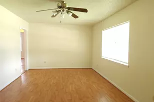 28 14th St N, Texas City, TX 77590 - Photo 4