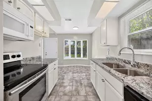 11307 Langdon Ln, Houston, TX 77072 - Photo 16