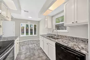 11307 Langdon Ln, Houston, TX 77072 - Photo 14
