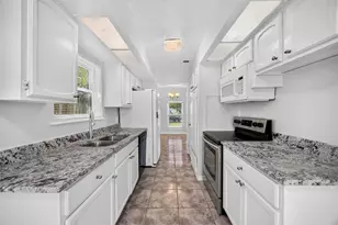 11307 Langdon Ln, Houston, TX 77072 - Photo 12