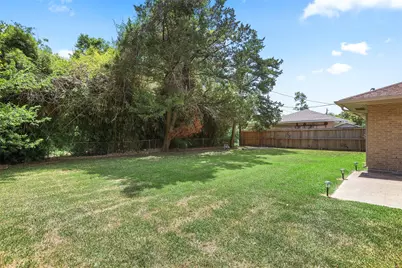 26 S Pin Oak Drive, Texas City, TX 77591 - Photo 2