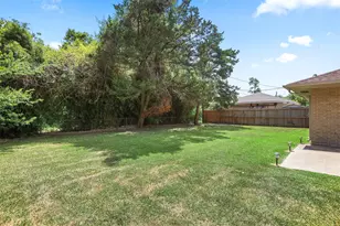 26 S Pin Oak Dr, Texas City, TX 77591 - Photo 2