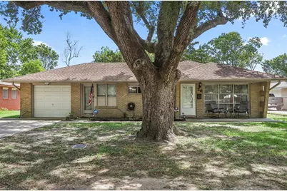 26 S Pin Oak Drive, Texas City, TX 77591 - Photo 1