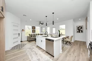 9028 Scott St, Houston, TX 77051 - Photo 12