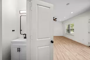 5700 Elysian St, Houston, TX 77009 - Photo 10