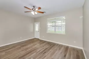 6015 Starbrook Creek Dr, Katy, TX 77494 - Photo 4