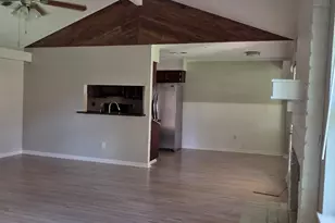 2605 Madison Ave, Rosenberg, TX 77471 - Photo 4