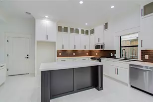 117 E 38th St, Houston, TX 77018 - Photo 12