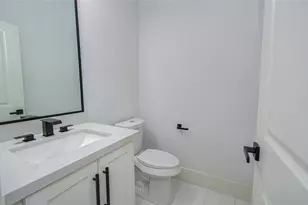 117 E 38th St, Houston, TX 77018 - Photo 8