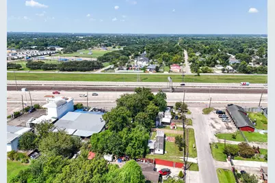11110 E Hardy Road, Houston, TX 77093 - Photo 10