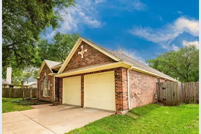 7211 Cambridge Cove Circle, Missouri City, TX 77459 - Photo 2