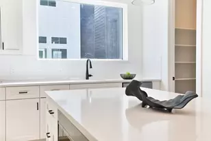 1018 W 15th 1/2 St, Houston, TX 77008 - Photo 14