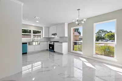 10603 Highland Woods Drive, Sugar Land, TX 77498 - Photo 4