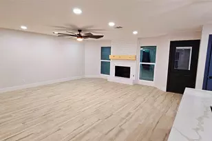 18630 Prince William Ln, Houston, TX 77058 - Photo 12