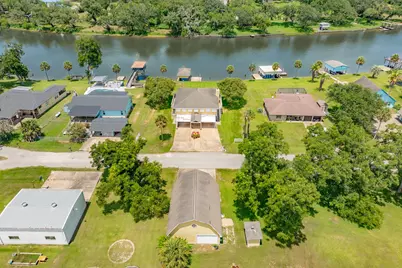 138 Vivian Street, Brazoria, TX 77422 - Photo 2