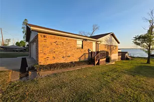 482 W Cattle Dr, Onalaska, TX 77360 - Photo 2