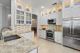 18 Courtland Green St, The Woodlands, TX 77382 - Photo 12