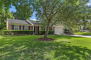 5421 Schumacher Ln, Houston, TX 77056 - Photo 2