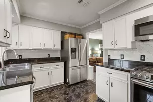 5421 Schumacher Ln, Houston, TX 77056 - Photo 12