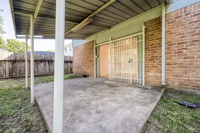 10819 Sageriver Drive, Houston, TX 77089 - Photo 38