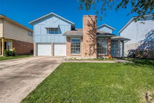 10819 Sageriver Dr, Houston, TX 77089 - Photo 2