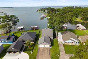 153 Lakeshore Dr, Onalaska, TX 77360 - Photo 2