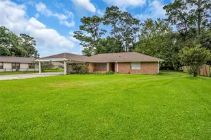 205 N 8th St, Highlands, TX 77562 - Photo 2