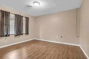 205 N 8th St, Highlands, TX 77562 - Photo 30