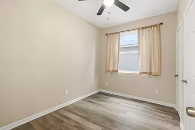 313 Grand Avenue, Bacliff, TX 77518 - Photo 14
