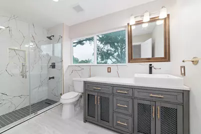 2302 Brooktree Drive, Houston, TX 77008 - Photo 32