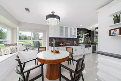 2302 Brooktree Drive, Houston, TX 77008 - Photo 8