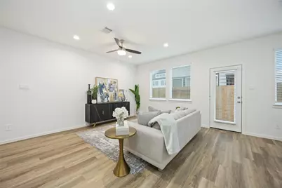 7709 Inwood Hills Lane, Houston, TX 77088 - Photo 8