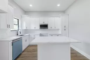 3718 Cleburne St, Houston, TX 77004 - Photo 2