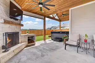 136 Worley Way, Huntsville, TX 77320 - Photo 2