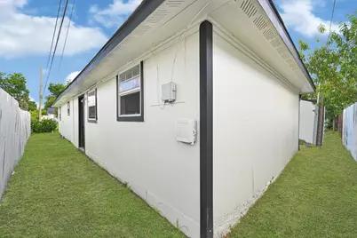 246 Lena Drive, Houston, TX 77022 - Photo 14
