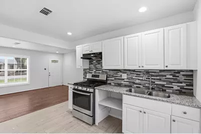 3325 McCrarey Drive, Houston, TX 77088 - Photo 10