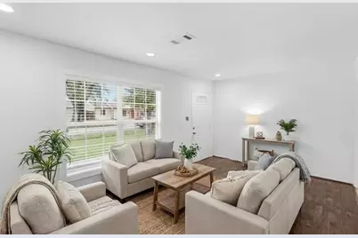 3325 McCrarey Drive, Houston, TX 77088 - Photo 2