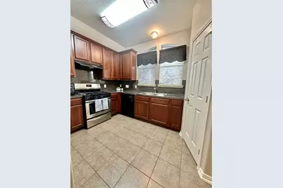 1511 Village Townhome Drive, Pasadena, TX 77504 - Photo 6