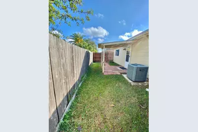 1511 Village Townhome Drive, Pasadena, TX 77504 - Photo 14