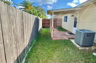 1511 Village Townhome Dr, Pasadena, TX 77504 - Photo 14