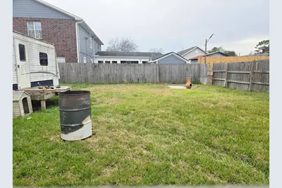 2418 Hill Avenue, Dickinson, TX 77539 - Photo 10