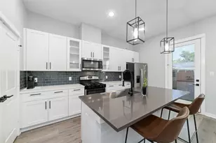 6722 Parker Grv Ln, Houston, TX 77076 - Photo 10